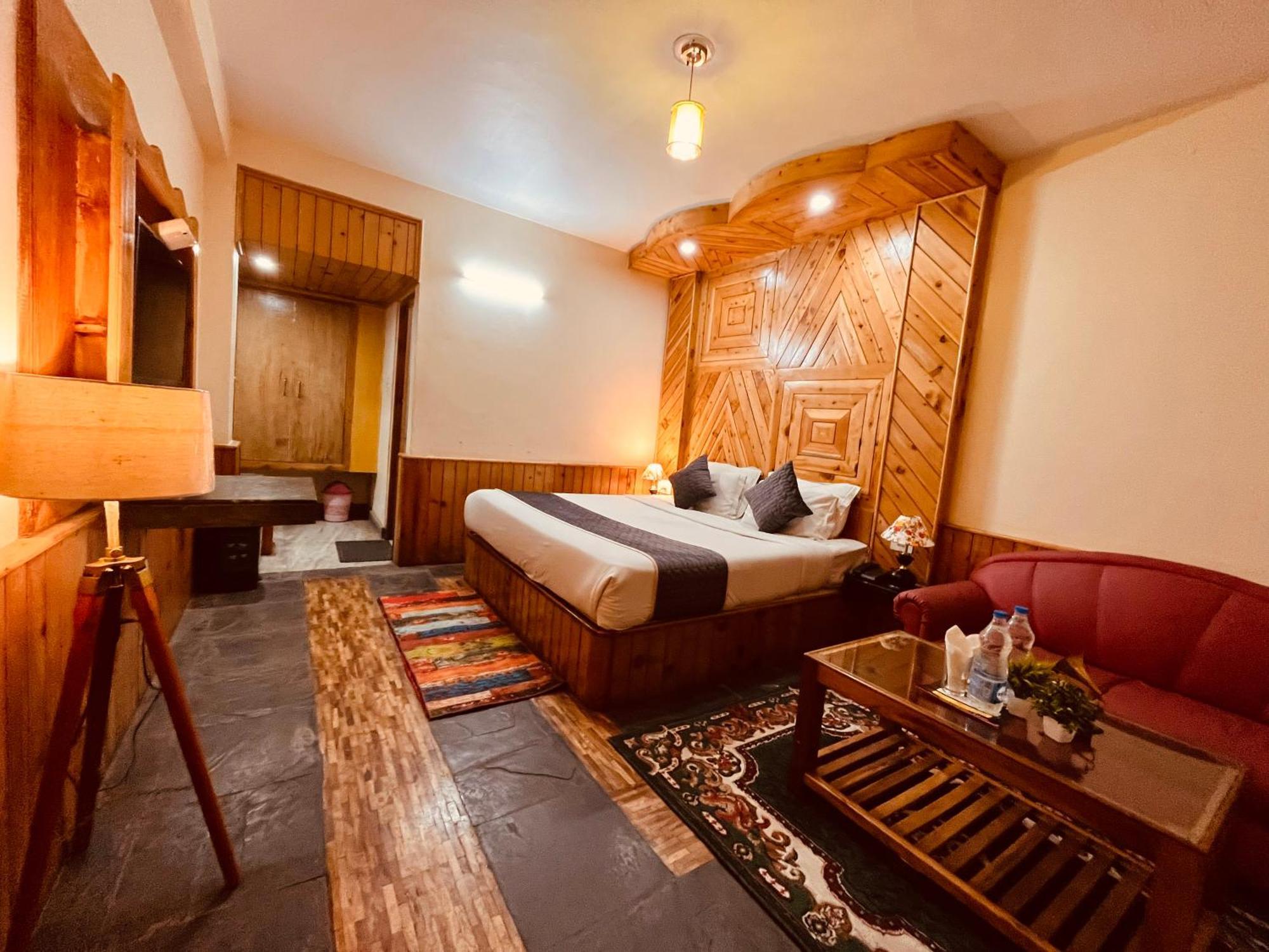 The Hollywood Vibes - #Riverview #Premium Rooms #Prime Location #Most Awarded #Parking #Top Rated #Open Terrace #Best Selling Hotel In Manali Eksteriør bilde