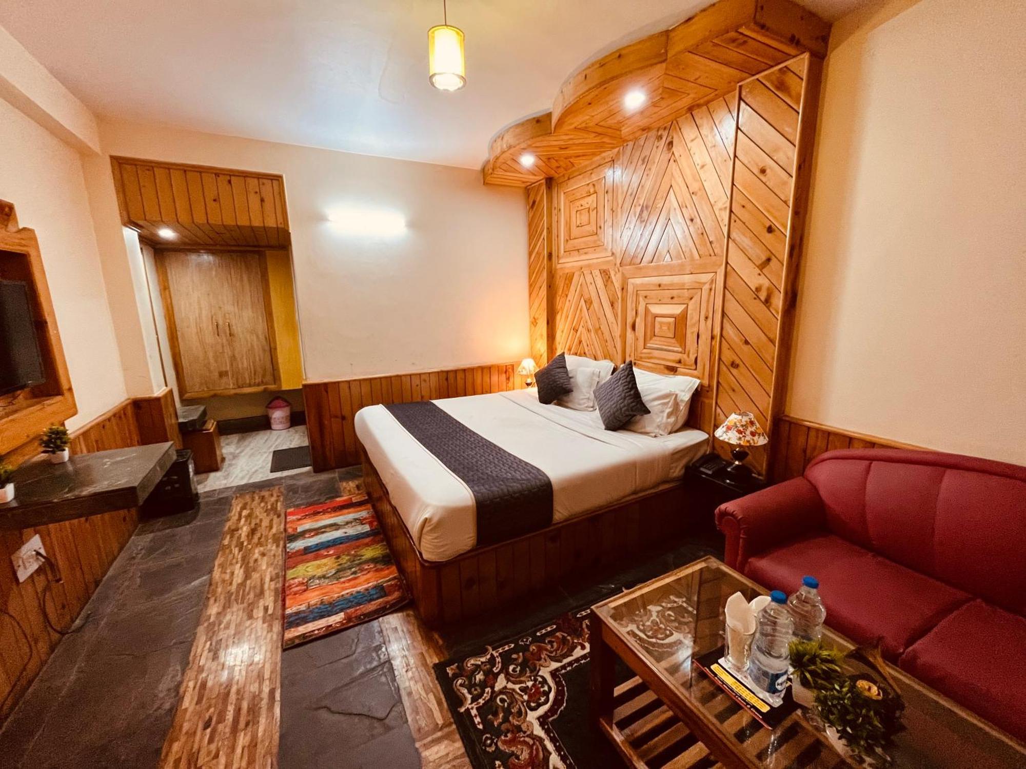 The Hollywood Vibes - #Riverview #Premium Rooms #Prime Location #Most Awarded #Parking #Top Rated #Open Terrace #Best Selling Hotel In Manali Eksteriør bilde